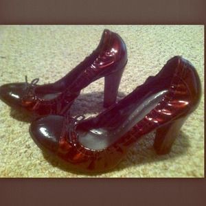 Lovely BCBG Burgundy/Black ballet slipper pumps❤