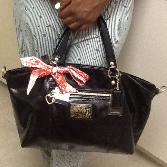 Authentic  black Coach Handbag (doesn't have tags)