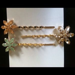 Hair clips/ gem flower hair pins