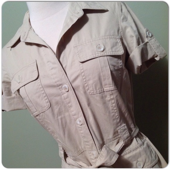 ❤SOLD❤Banana Republic tan stretch safari dress - Picture 2 of 2