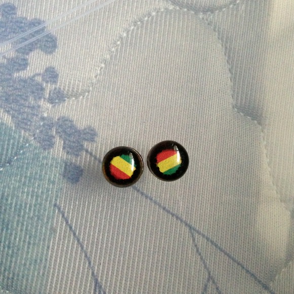 Reversible rasta/red 00g plugs