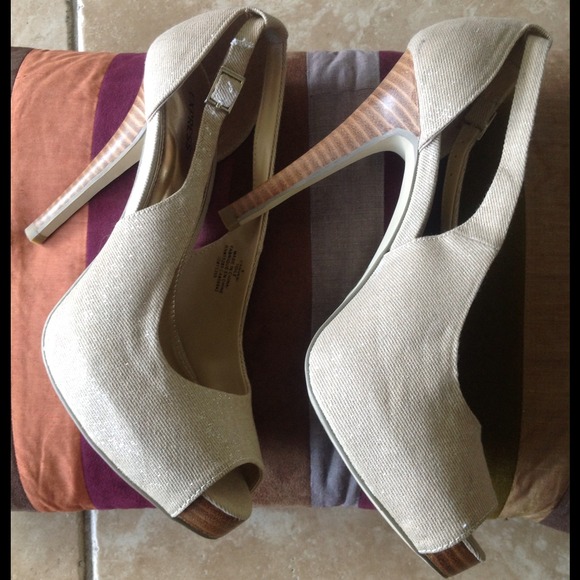 4-inch Express Heels size 9