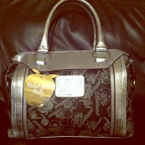 Apple bottom purse