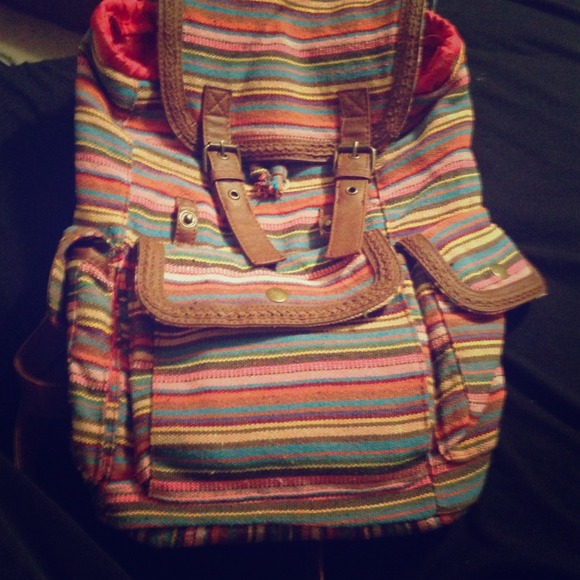 Lsenboye back pack style with drawstring top