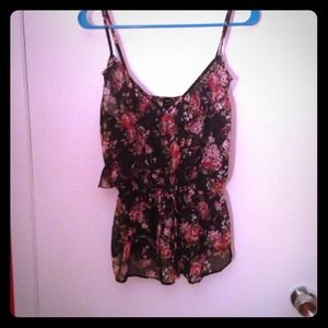Floral ruffled top