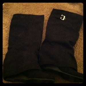 Super cute black boots!😃😃😃😃😃💛