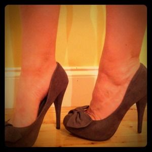 💋 Grey big bow pumps!  💋