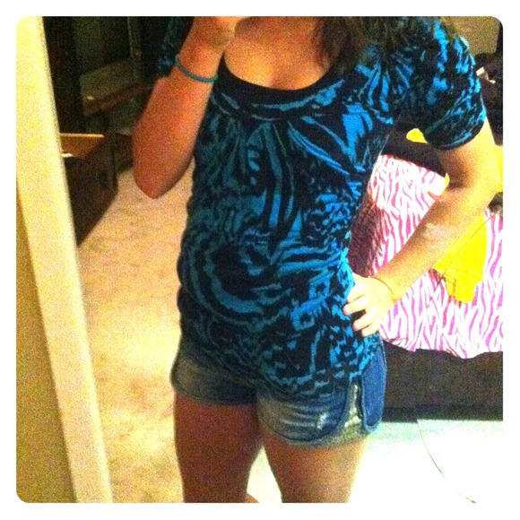 Blue and black low cut top - Picture 1 of 2
