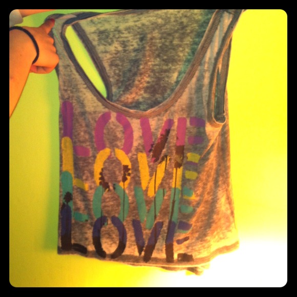 Tops - Cute sleeveless Pacsun tee