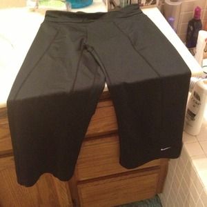 Nike work out capris