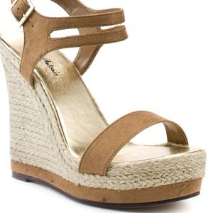 Michael Antonio galena tan wedge sandal