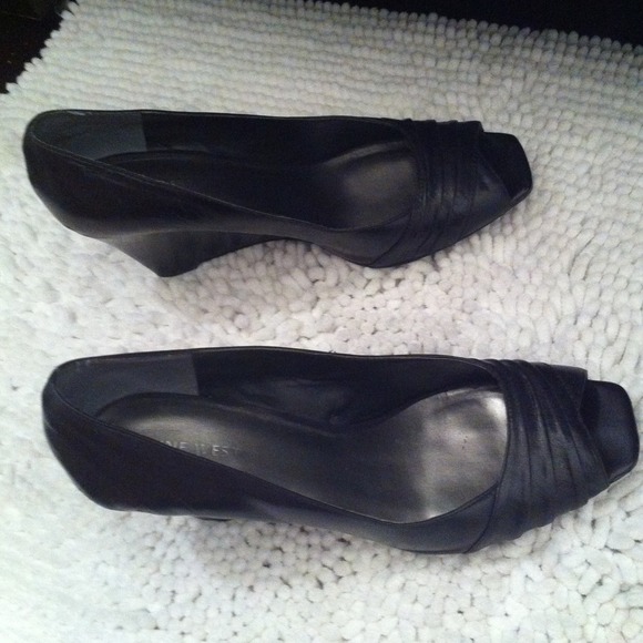 SOLD AS BUNDLE!  Black Nine West wedges