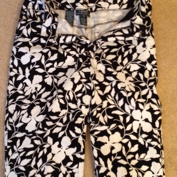 Lauren Black and White Floral Capri's - Picture 1 of 2