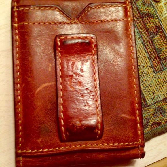 Real leather man's wallet  .. 💳💵nice wallet !