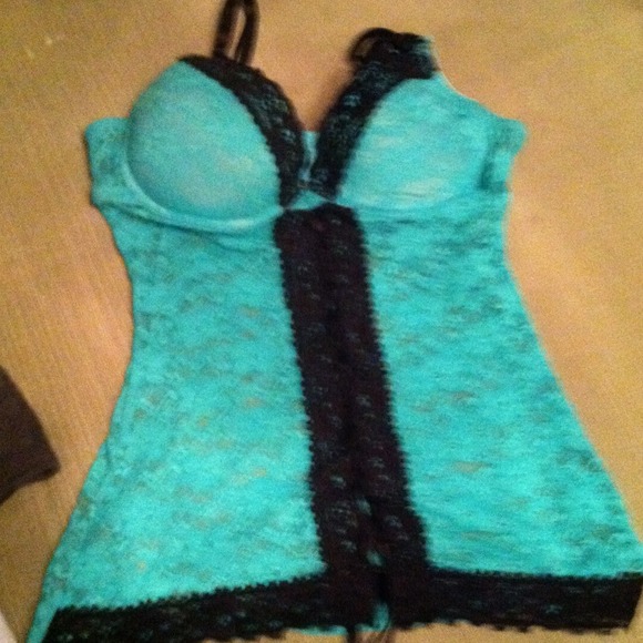 Medium lace top