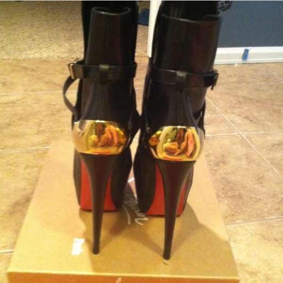 **SOLD**Christian Louboutin Equestria 38.5 - Picture 4 of 4