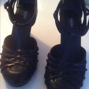 Black Wedges-size 7.5