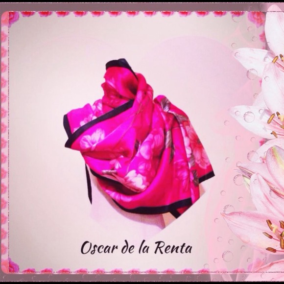 Oscar de la Renta Accessories - 😍Beautiful Oscar de la Renta Silk Scarf😍