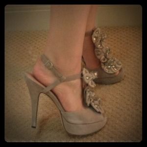 ❌SOLD Vince Camuto heels