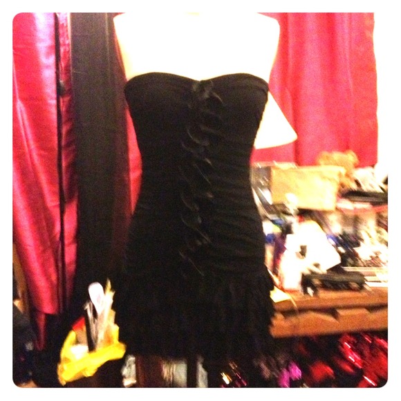 Cute little black party dress!