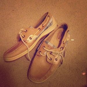 Size 9 Sperry Topsiders - never worn