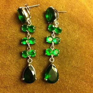Green stone long earring