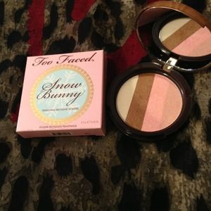 SOLD!! Too Faced snow bunny bronzing powder