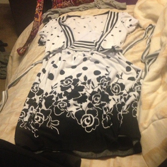AS top white with black design :) - Picture 1 of 4