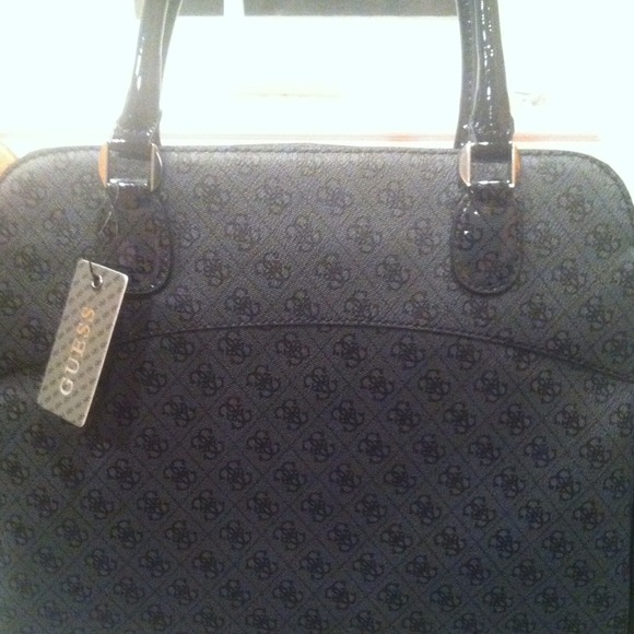 Guess Handbag - Picture 2 of 4
