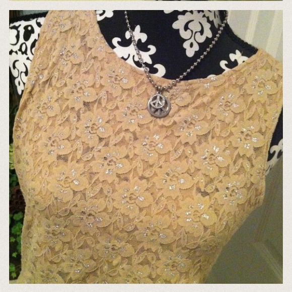 Cute and stretchy tan w/silver Lacey floral top. - Picture 3 of 4