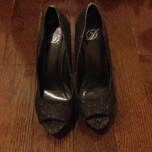 Black sparkly heels size 5.5