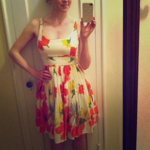Perfect Floral Poppy and Daisy Sundress!
