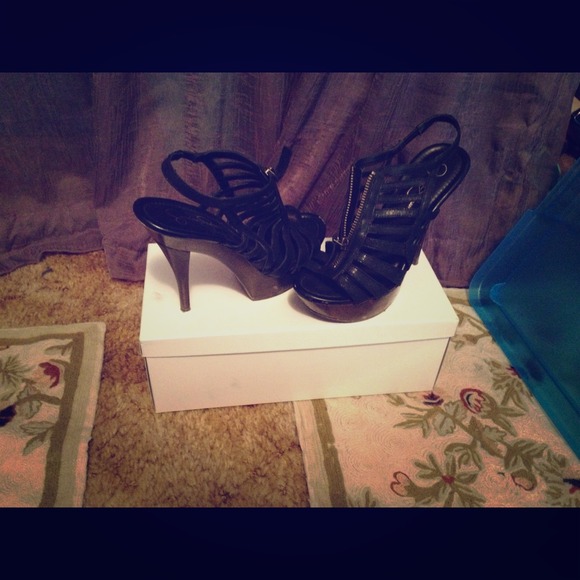 Strappy Jessica Simpson pumps