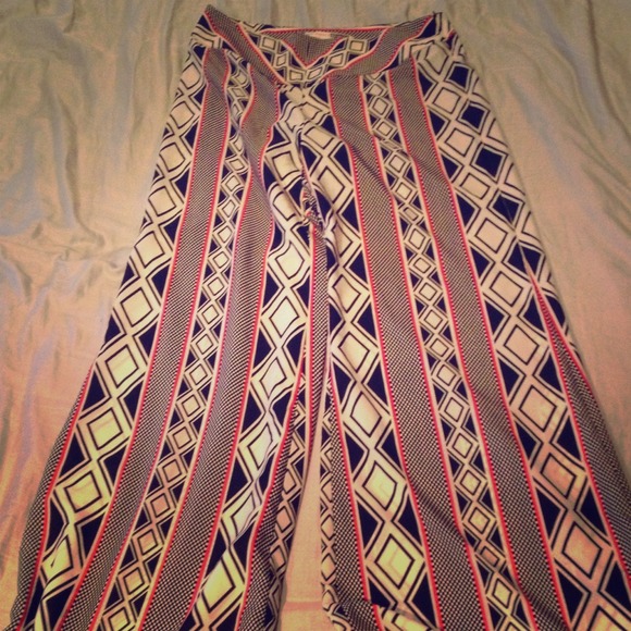 Aztec print side-zip pants.