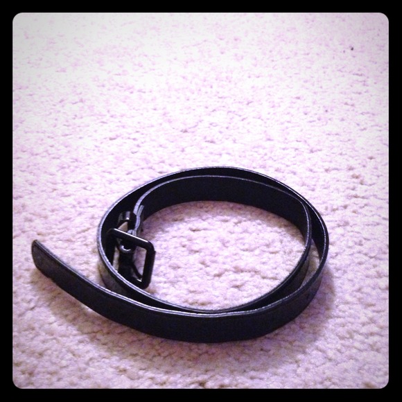 Black shiny belt