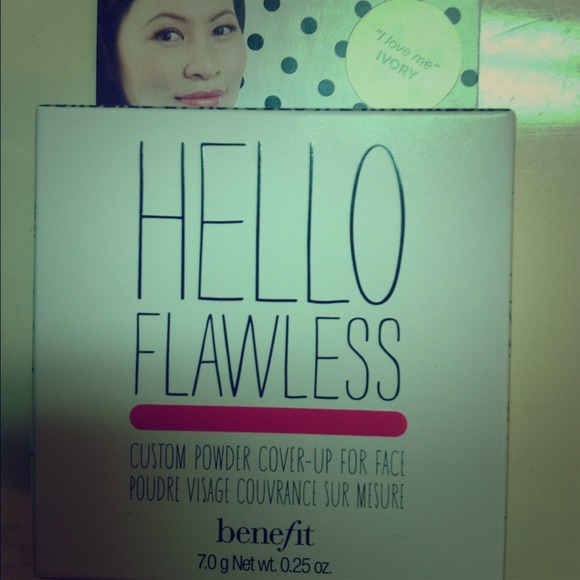 💰💰SOLD💰💰Authentic Benefit Hello Flawless Ivory