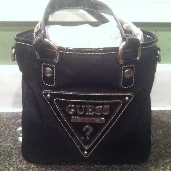 Guess handbag - Picture 1 of 2