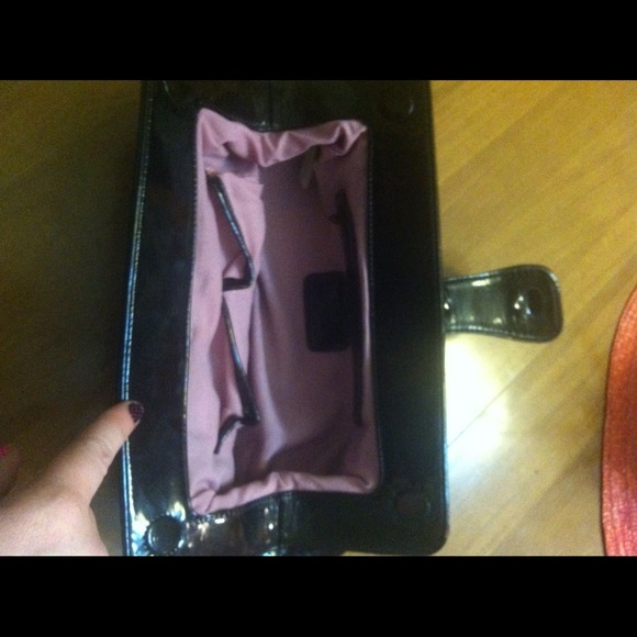 liz claiborne clutch - Picture 3 of 3