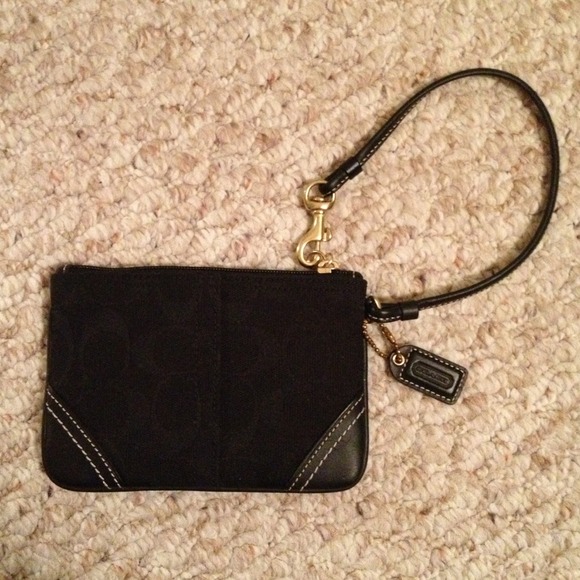 Coach Clutches & Wallets - Coach wristlet Coach Clutches & Wallets - Coach wristlet