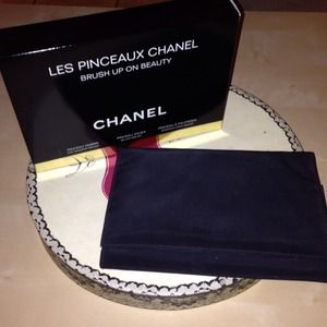 ⛔REDUCE⛔💯% Authentic CHANEL brush/ beauty bag