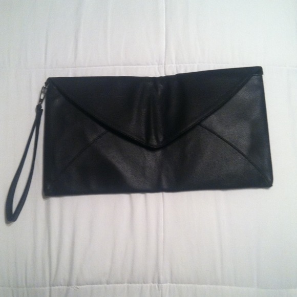 BCBGMAXAZRIA clutch wristlet. ✨Price Reduced✨