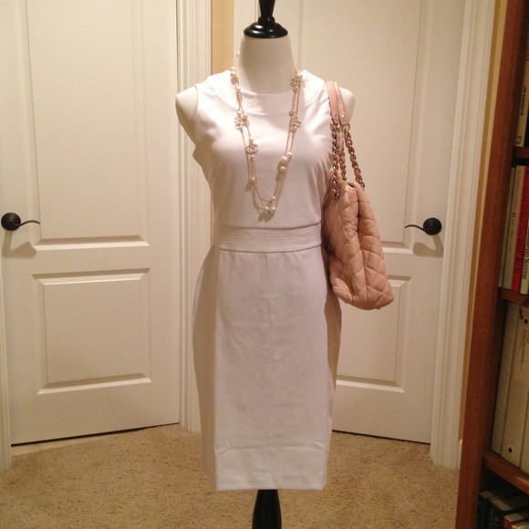 Banana Republic Dresses & Skirts - Banana Republic white sleeveless dress