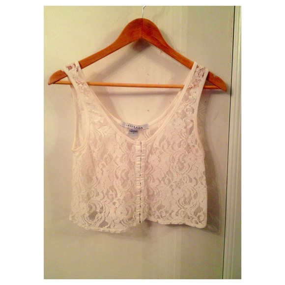 SOLD 💥 Lace Crop Top