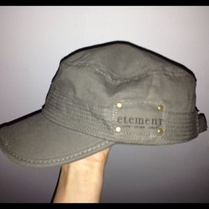Element hat
