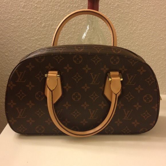 Beautiful Handbag!!