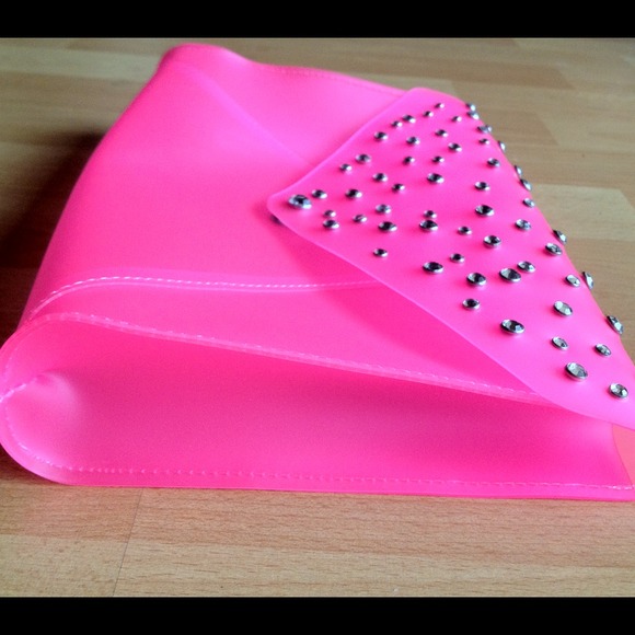 BNWOT Large Envelope Clutch w/ Gem Embellishments - Picture 2 of 3