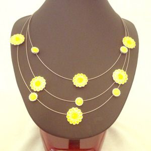 Daisy necklace