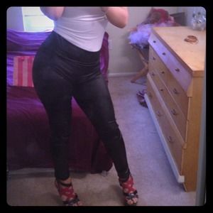 Black ruffles & leather bundle