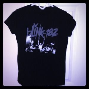 Blink 182 BAND T-SHIRT👀