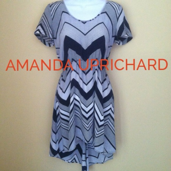 AMANDA UPRICHARD Black/White Graphic Dress/Tunic